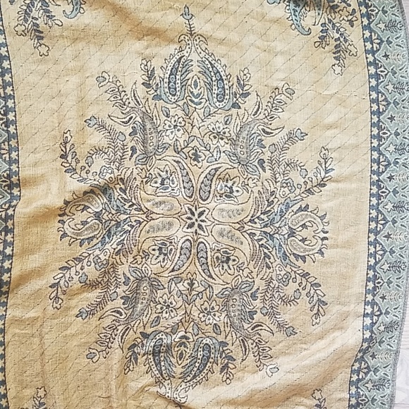 Pashmina Scarces, Green and Red - Picture 5 of 6